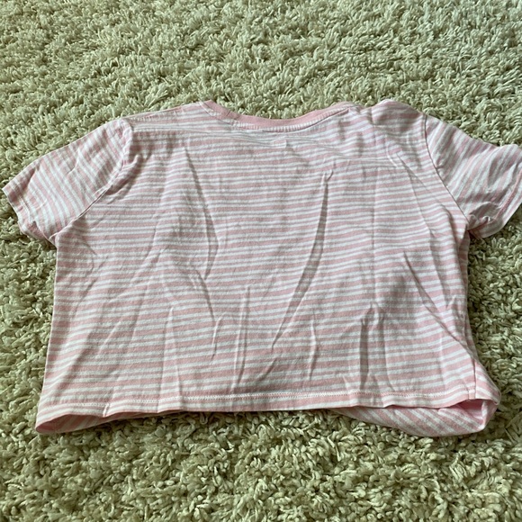 Crop top - Picture 2 of 3